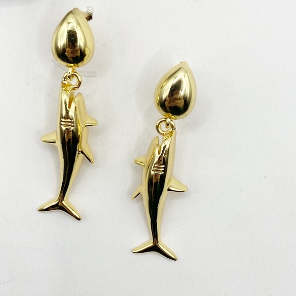 NEW Gold Great White Shark Drop Earrings - Picture 9 of 10